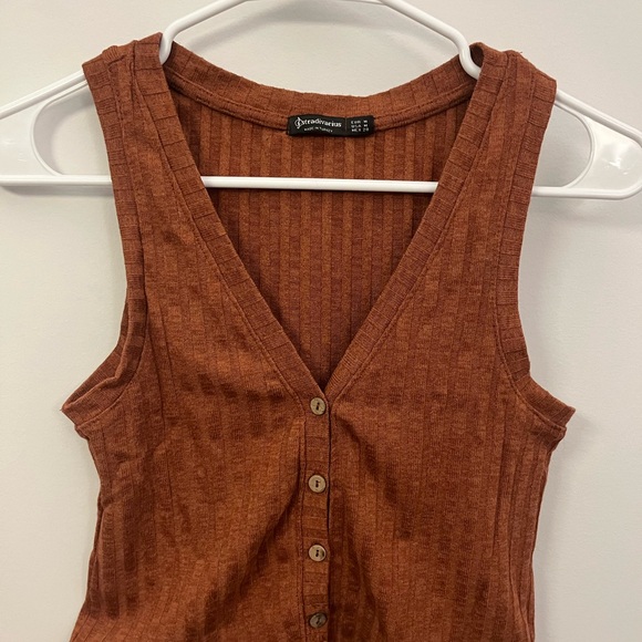 Maroon vest top - Picture 2 of 4